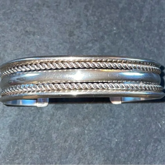 Vintage Navajo Sandoval Sterling Silver (925) Cuff Bracelet, 22.13 Grams, 5.75” - Picture 2 of 3